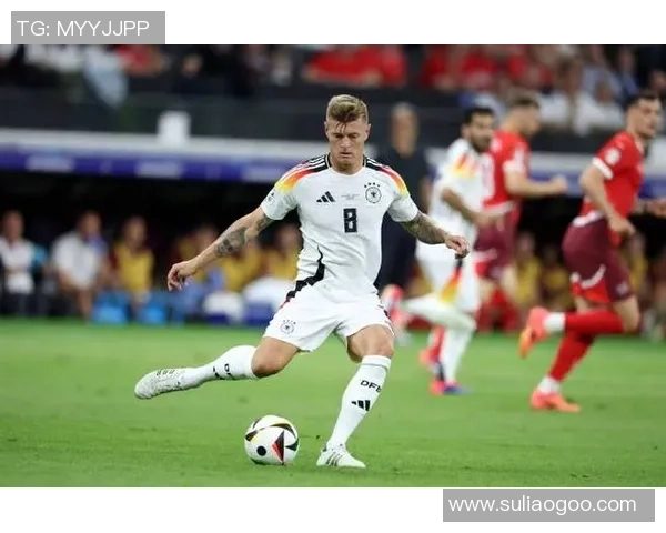 德国足球明星的国籍背景与成就分析探讨