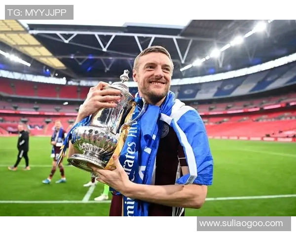 探索足球明星背后的故事与成就,读懂他们的名字与传奇人生 探索足球明星背后的故事与成就,读懂他们的名字与传奇人生