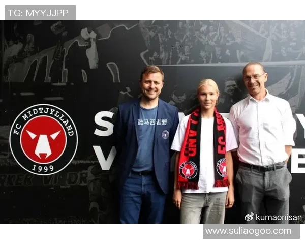 各大联赛争相报价足球明星引发转会市场热潮分析